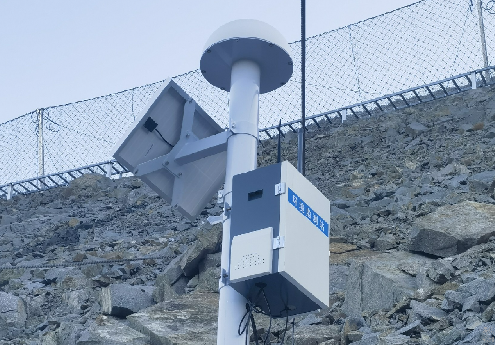 巴林左旗国道公路工程GNSS位移监测站应用案例